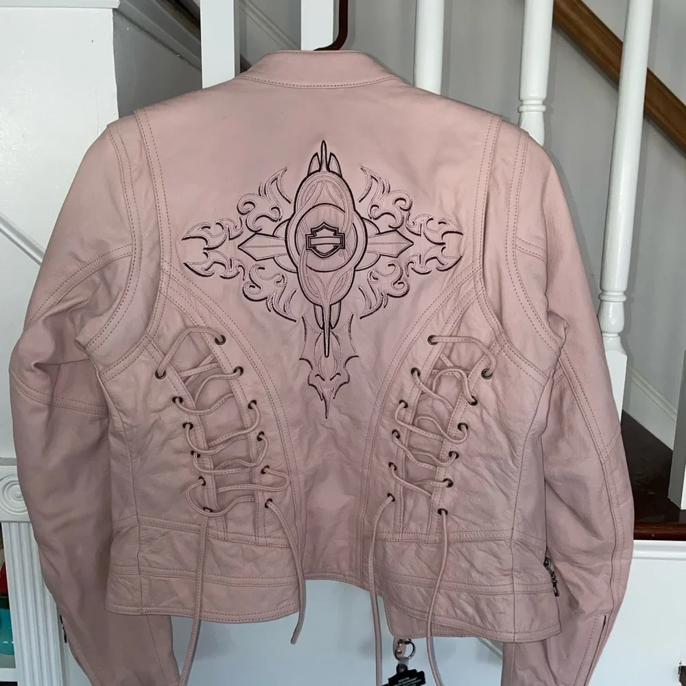 Woman’s genuine leather Harley Davidson jacket - Picture 2 of 3